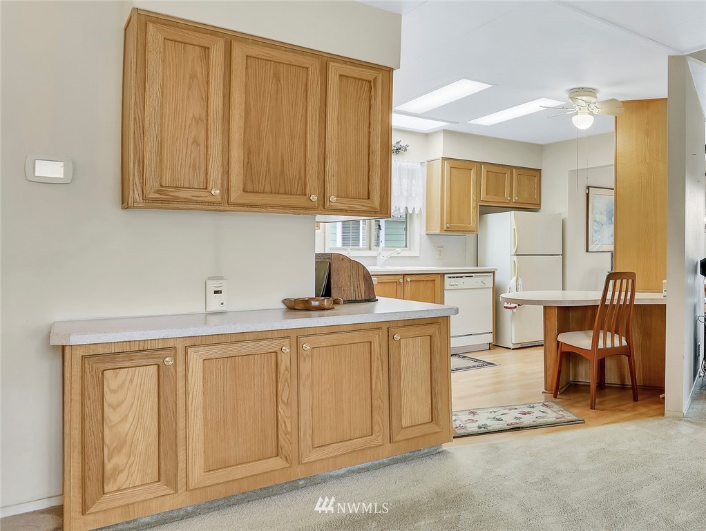 1121 Lake View Circle Bothell, WA 98021 - Photo 5 of 32