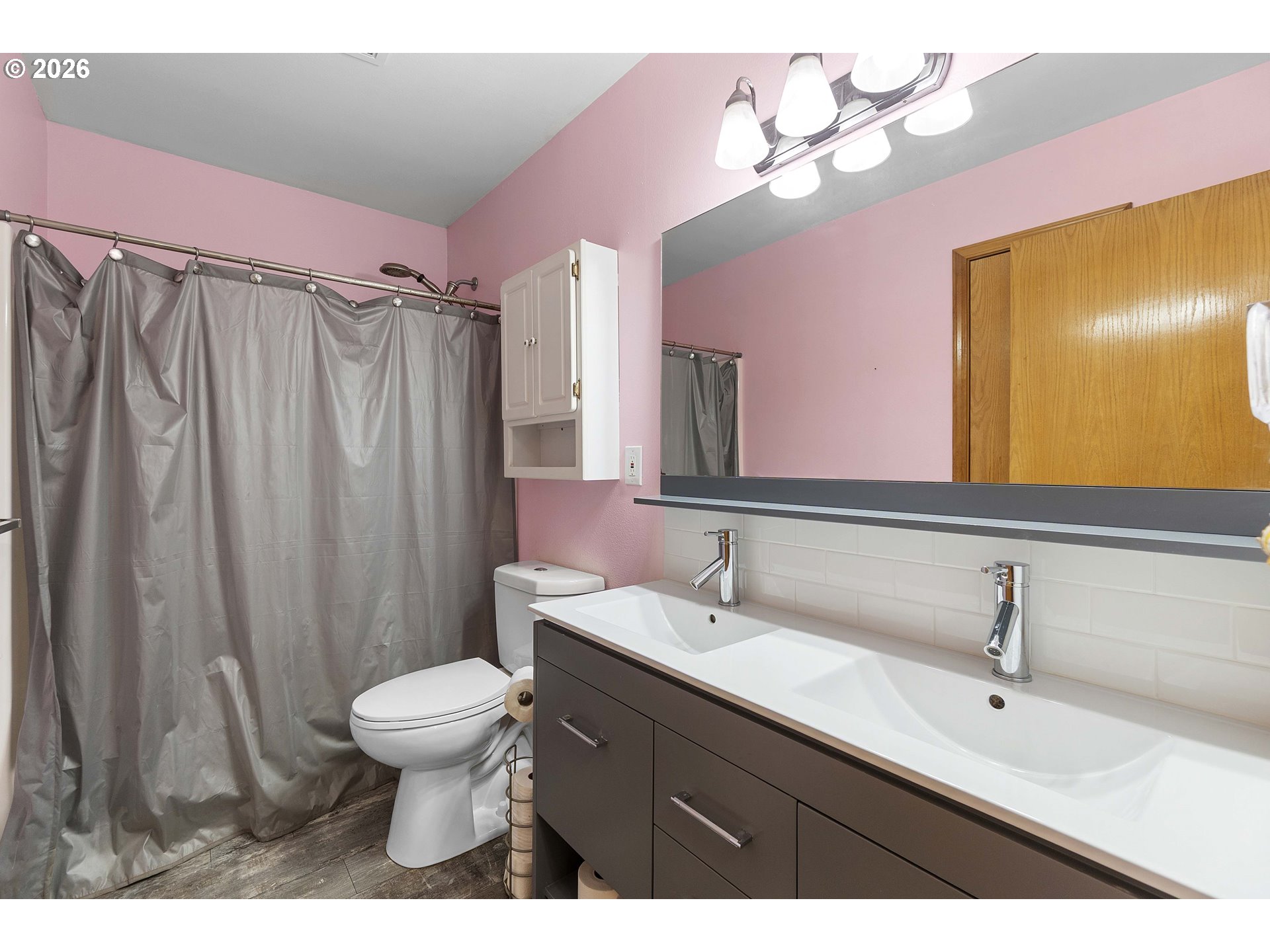 1027 Southeast Strebin Road Troutdale, OR 97060 - Photo 14 of 26 Bathroom