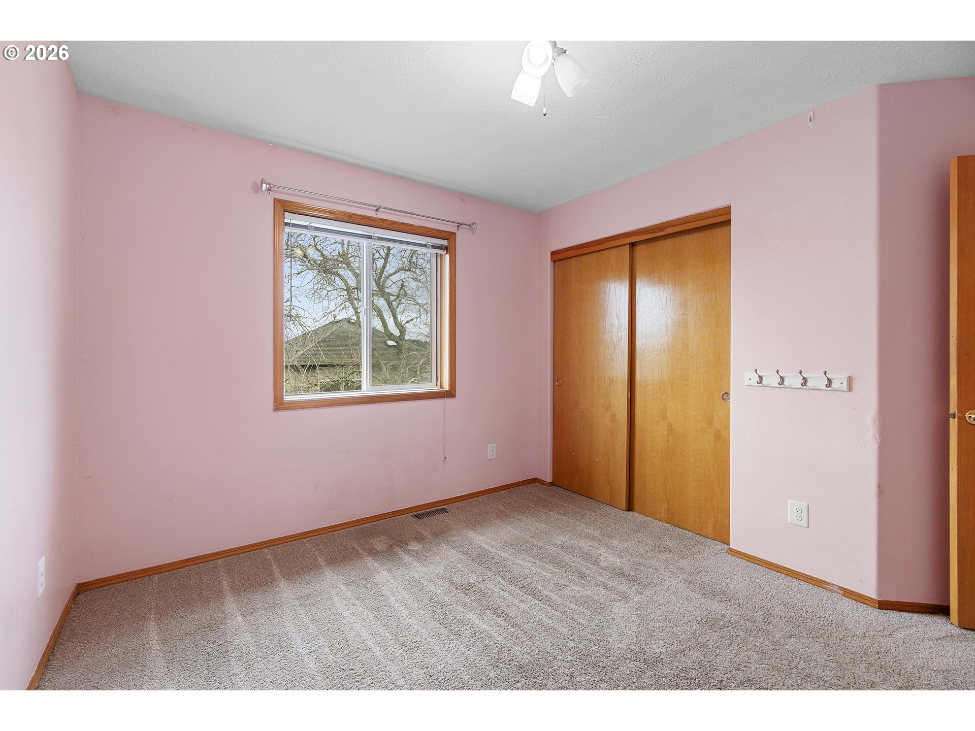 1027 Southeast Strebin Road Troutdale, OR 97060 - Photo 15 of 26 Bedroom
