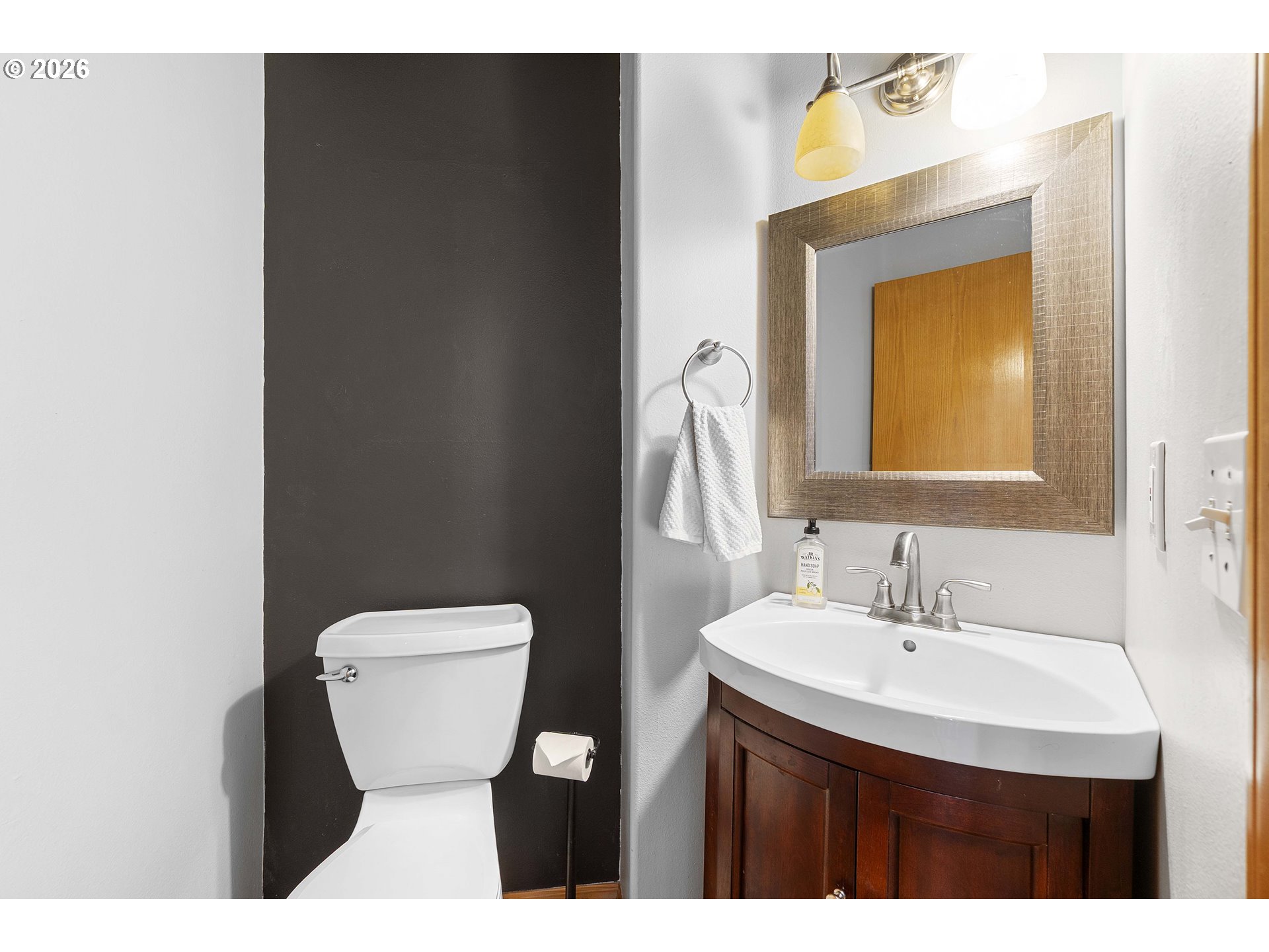 1027 Southeast Strebin Road Troutdale, OR 97060 - Photo 10 of 26 Bathroom