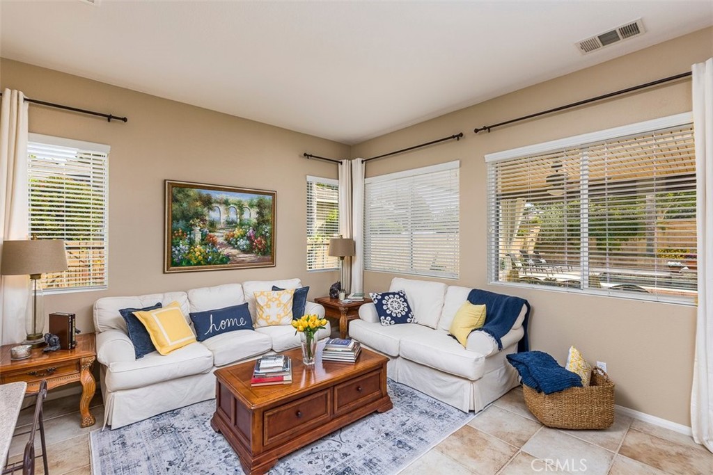 43922 Country Ridge Court Temecula, CA 92592 - Photo 17 of 61 Living Room