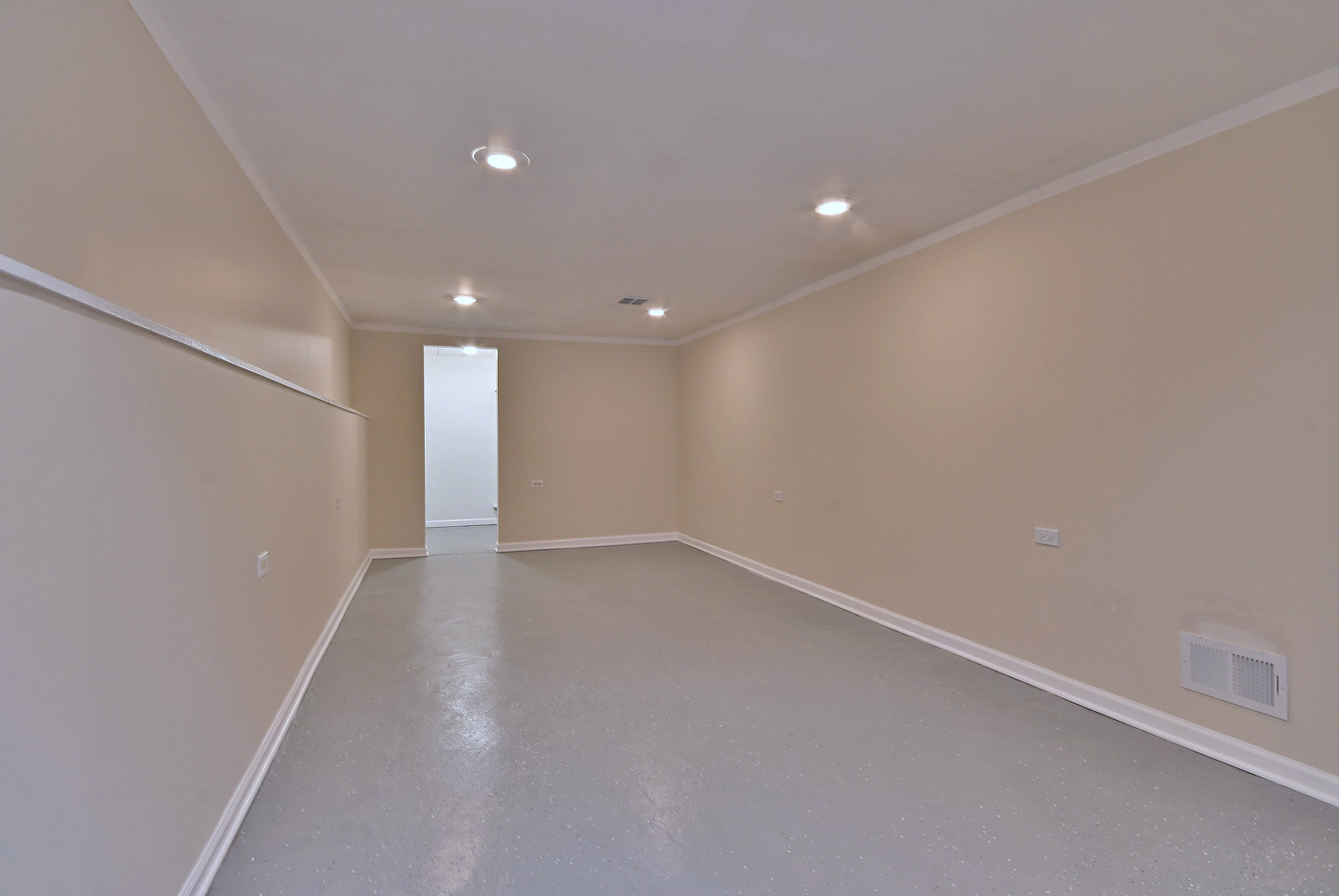 9016 Southview Avenue Brookfield, IL 60513 - Photo 41 of 45 a view of an empty room
