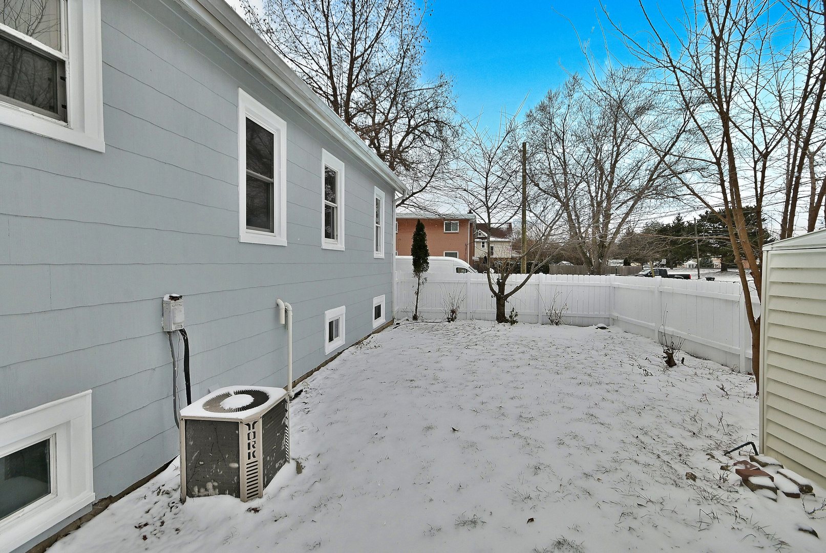 9016 Southview Avenue Brookfield, IL 60513 - Photo 8 of 45 a view of a backyard of the house