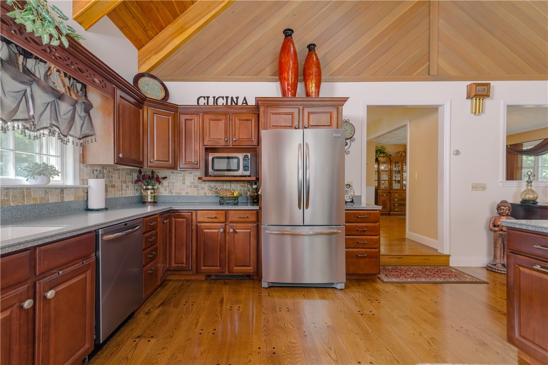 237 Pine Swamp Road Cumberland, RI 02864 - Photo 13 of 44