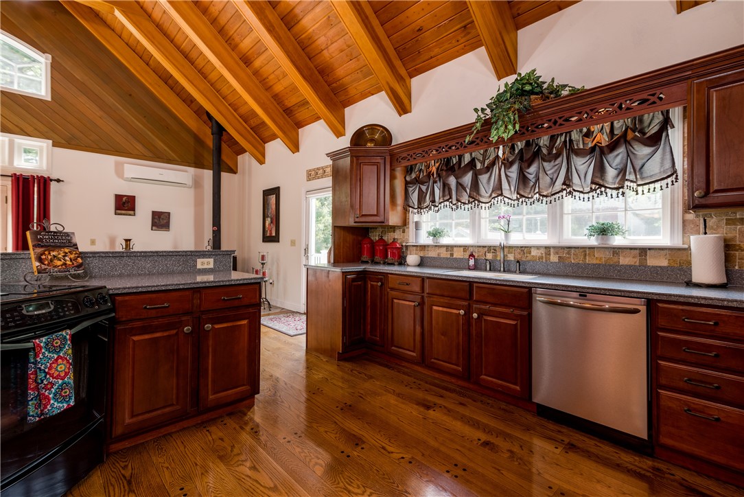 237 Pine Swamp Road Cumberland, RI 02864 - Photo 14 of 44