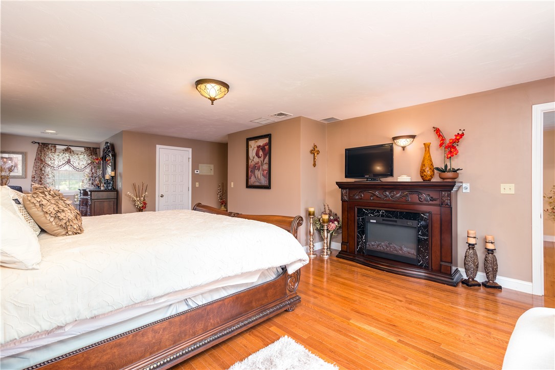 237 Pine Swamp Road Cumberland, RI 02864 - Photo 23 of 44