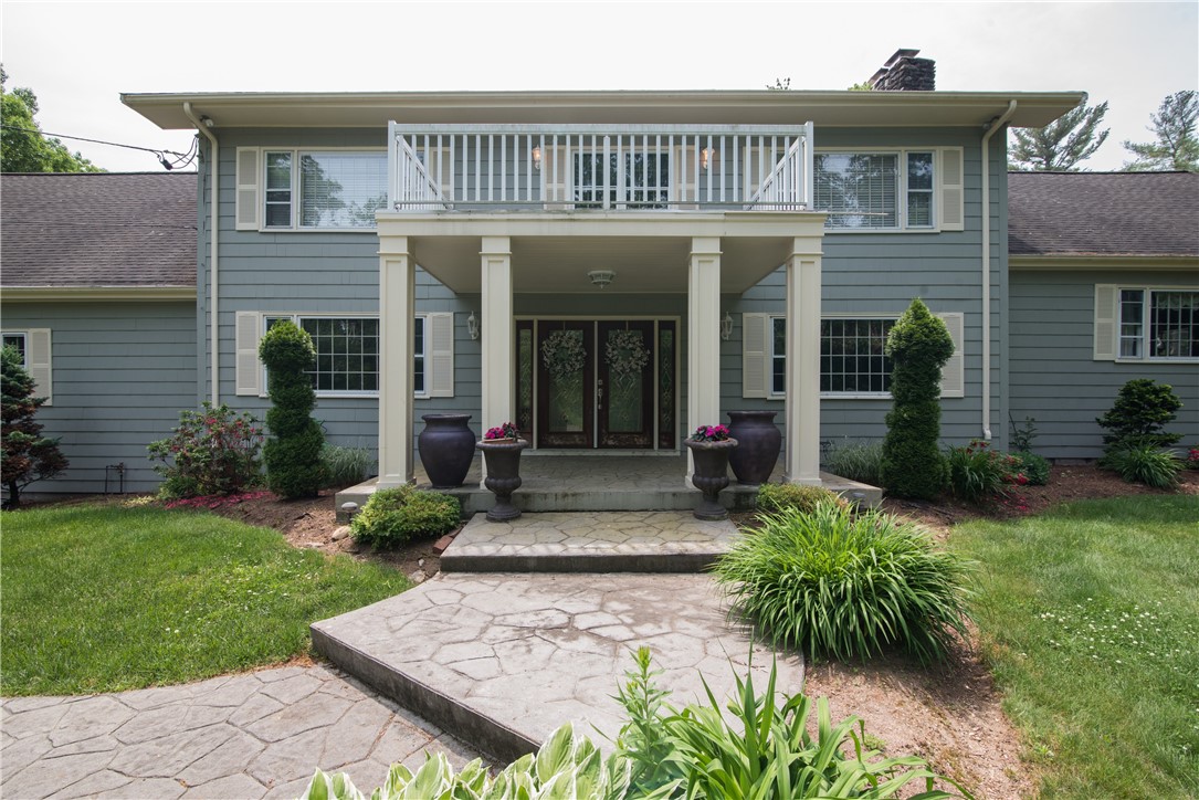 237 Pine Swamp Road Cumberland, RI 02864 - Photo 3 of 44