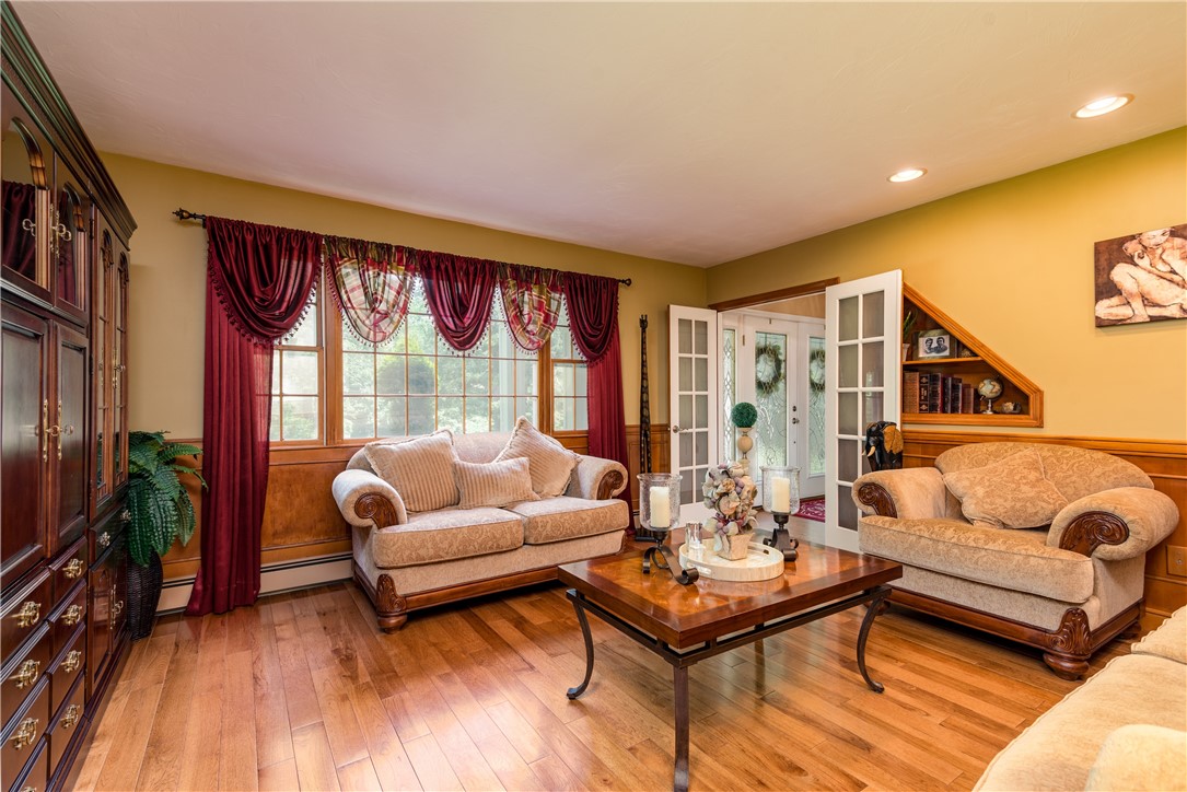 237 Pine Swamp Road Cumberland, RI 02864 - Photo 8 of 44