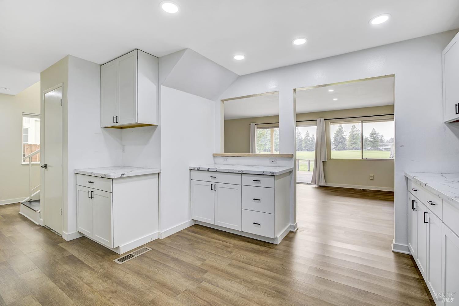 870 Hudis Street Rohnert Park, CA 94928 - Photo 4 of 49