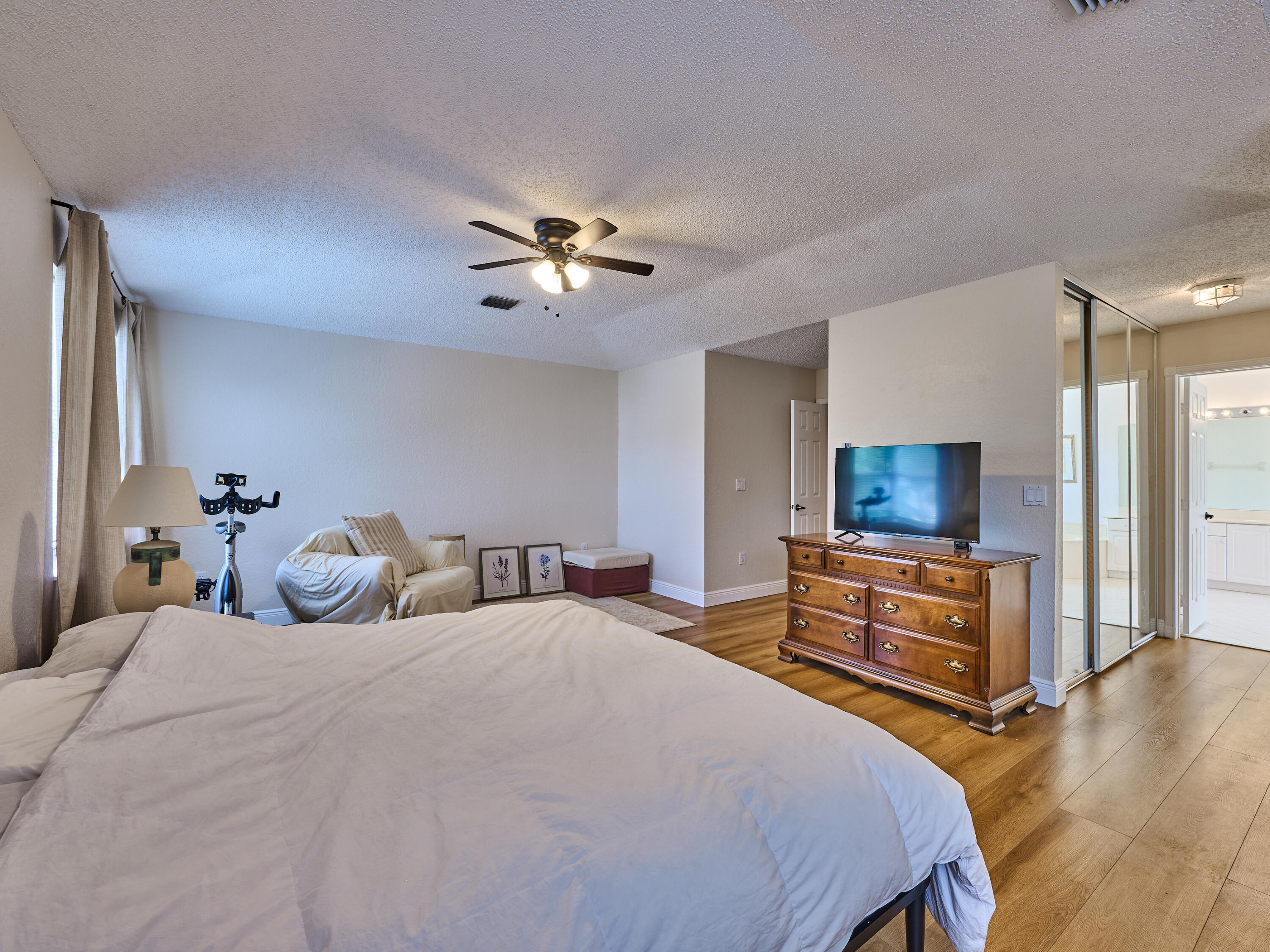 2067 Cezanne Road West Palm Beach, FL 33409 - Photo 19 of 31 C PYL 0047