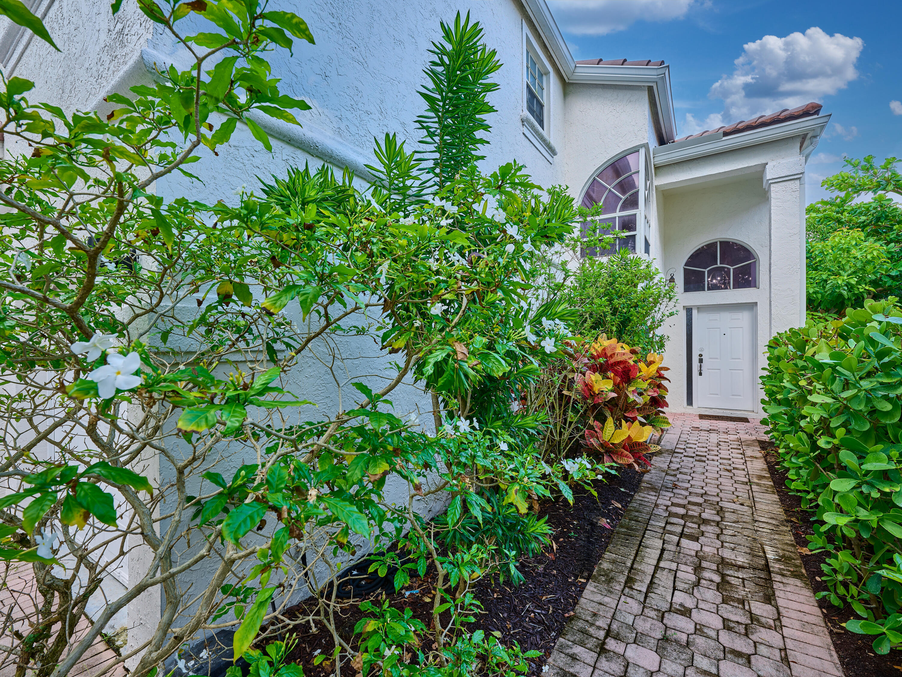 2067 Cezanne Road West Palm Beach, FL 33409 - Photo 2 of 31 C PYL 0007