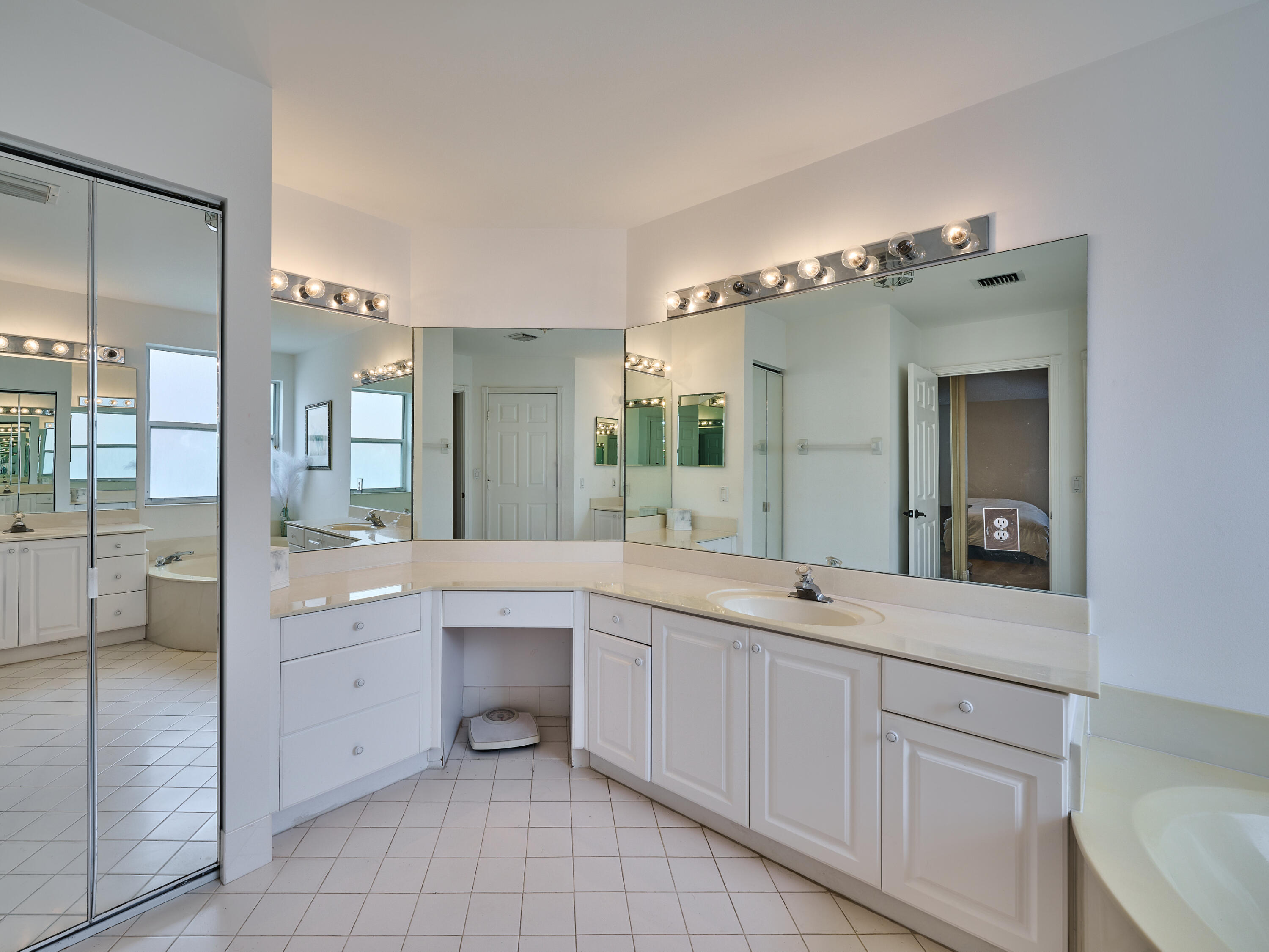 2067 Cezanne Road West Palm Beach, FL 33409 - Photo 22 of 31 C PYL 0050
