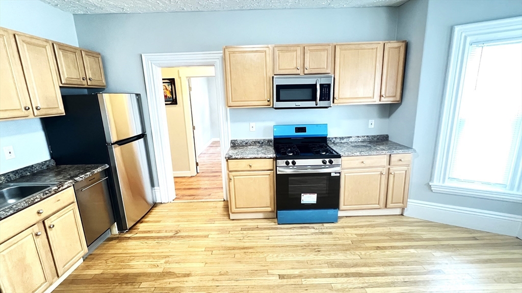 31 Ridgeway Street, Unit 1 Lynn, MA 01902 - Photo 1 of 15