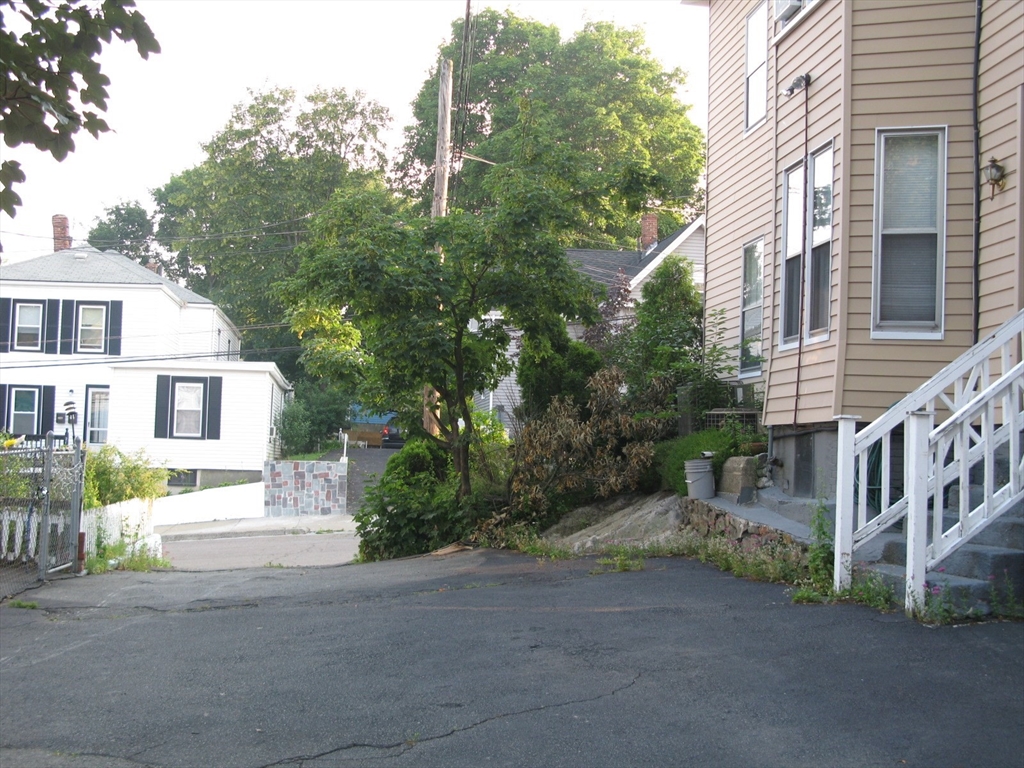 31 Ridge Street, Unit 1 Lynn, MA 01902 - Photo 2 of 3