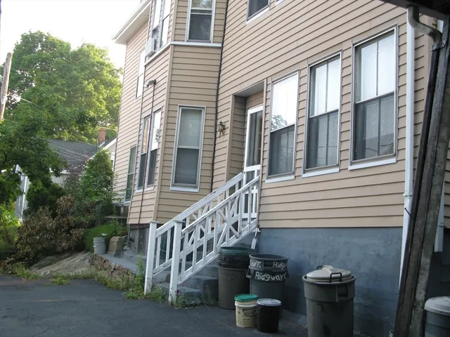 $3,200 | 31 Ridge Street, Unit 1, Lynn, MA 01902