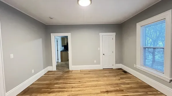$3,200 | 31 Ridgeway Street, Unit 1, Lynn, MA 01902