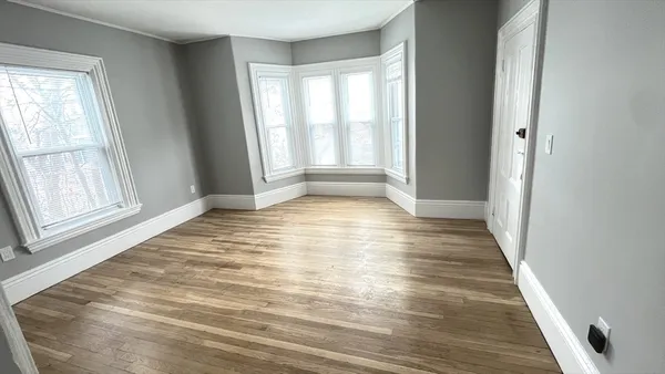 $3,000 | 31 Ridgeway Street, Unit 1, Lynn, MA 01902