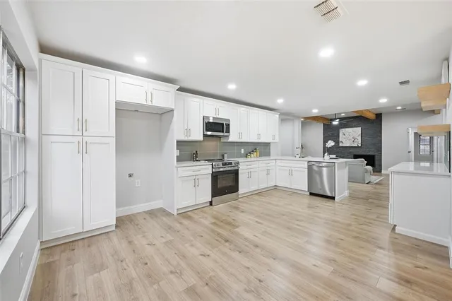 $454,900 | 1806 Burr Oak Street, Arlington, TX 76012