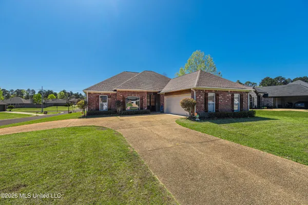 $300,000 | 301 Springhill Point, Brandon, MS 39047