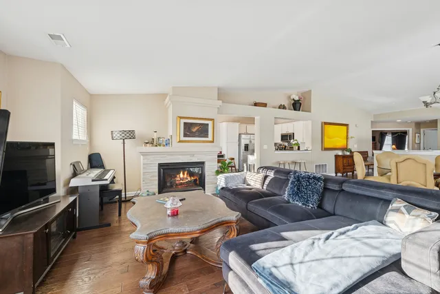 $615,000 | 2750 Langley Circle, Glenview, IL 60026