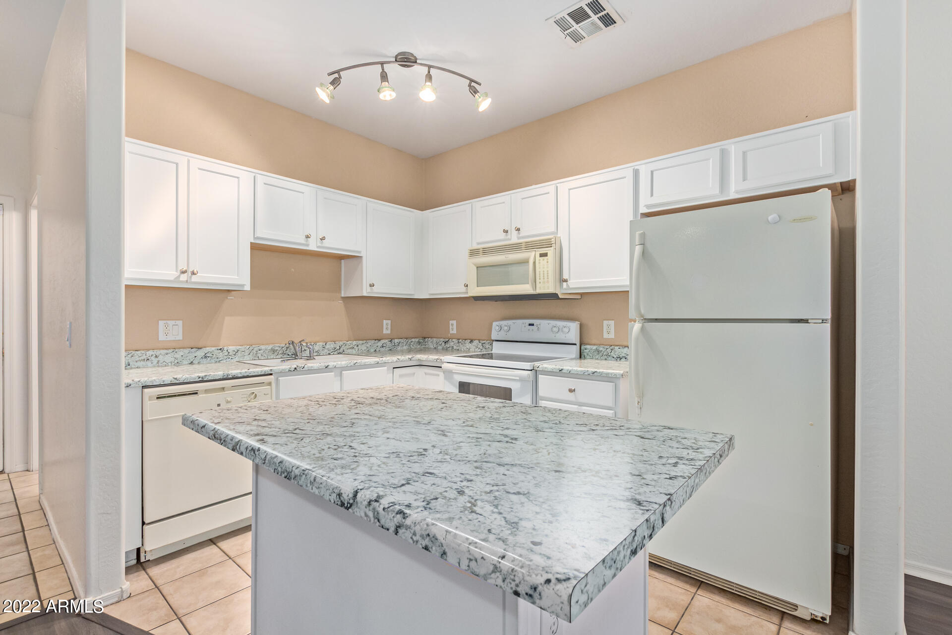 1718 West Colter Street, Unit 175 Phoenix, AZ 85015 - Photo 4 of 26 0010-10 - Colter