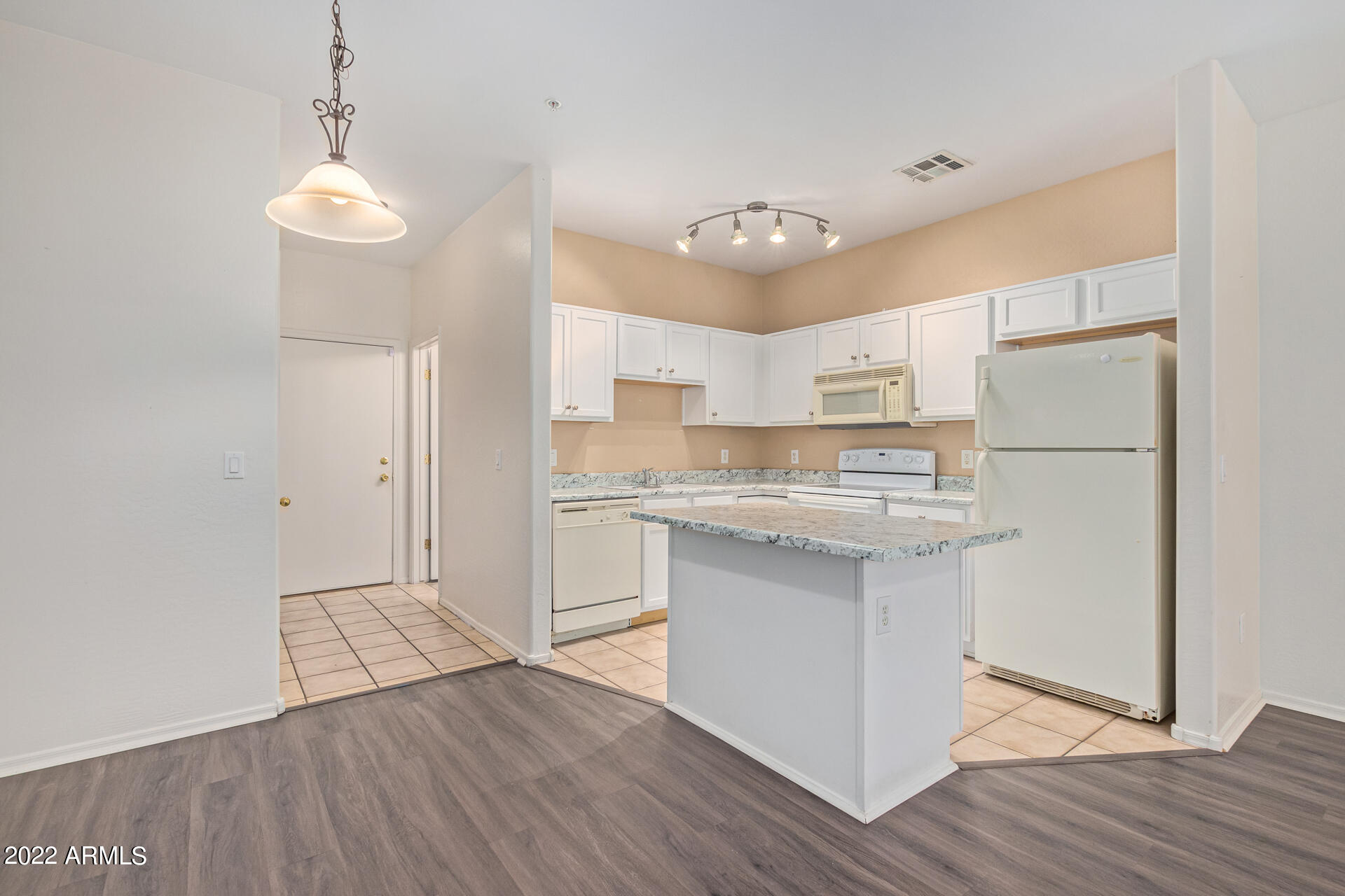 1718 West Colter Street, Unit 175 Phoenix, AZ 85015 - Photo 6 of 26 0009-09 - Colter