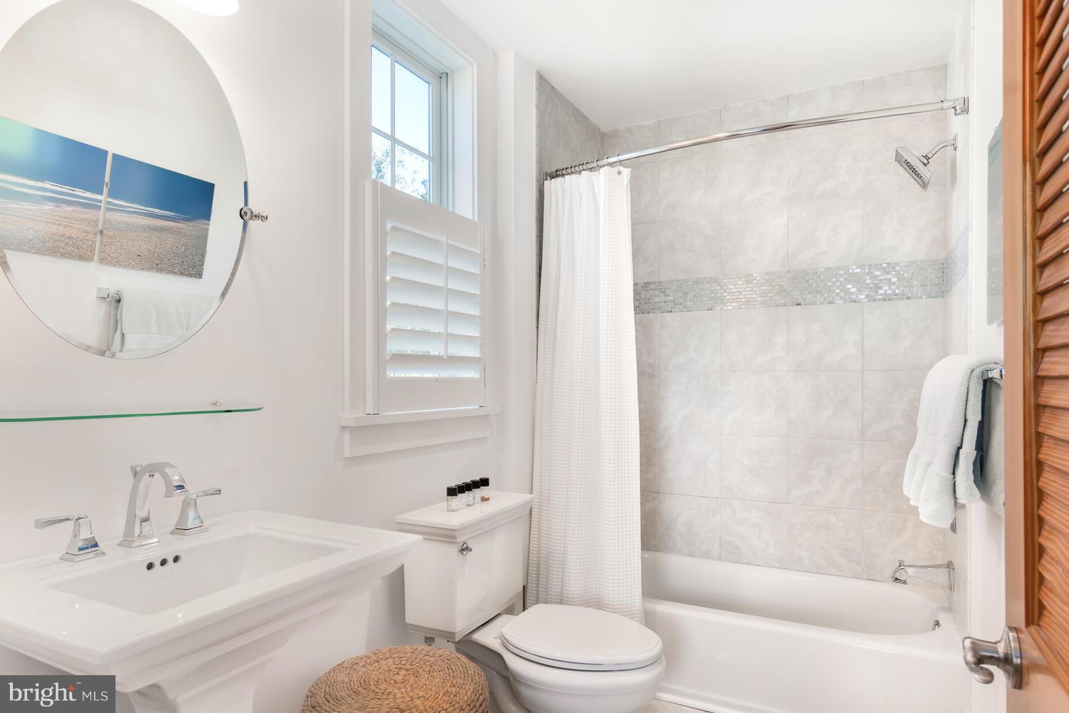 21388 Ferry Landing Road Tilghman, MD 21671 - Photo 16 of 54 Bathroom 2