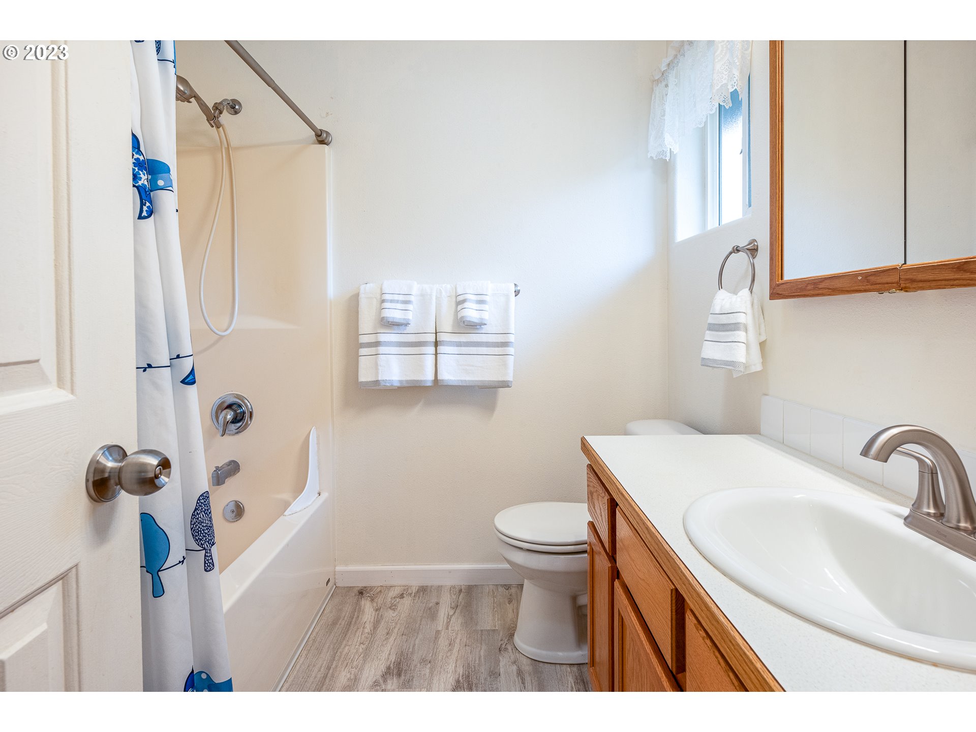 1181 Ash Grove Loop Creswell, OR 97426 - Photo 26 of 34 Bathroom, Attached