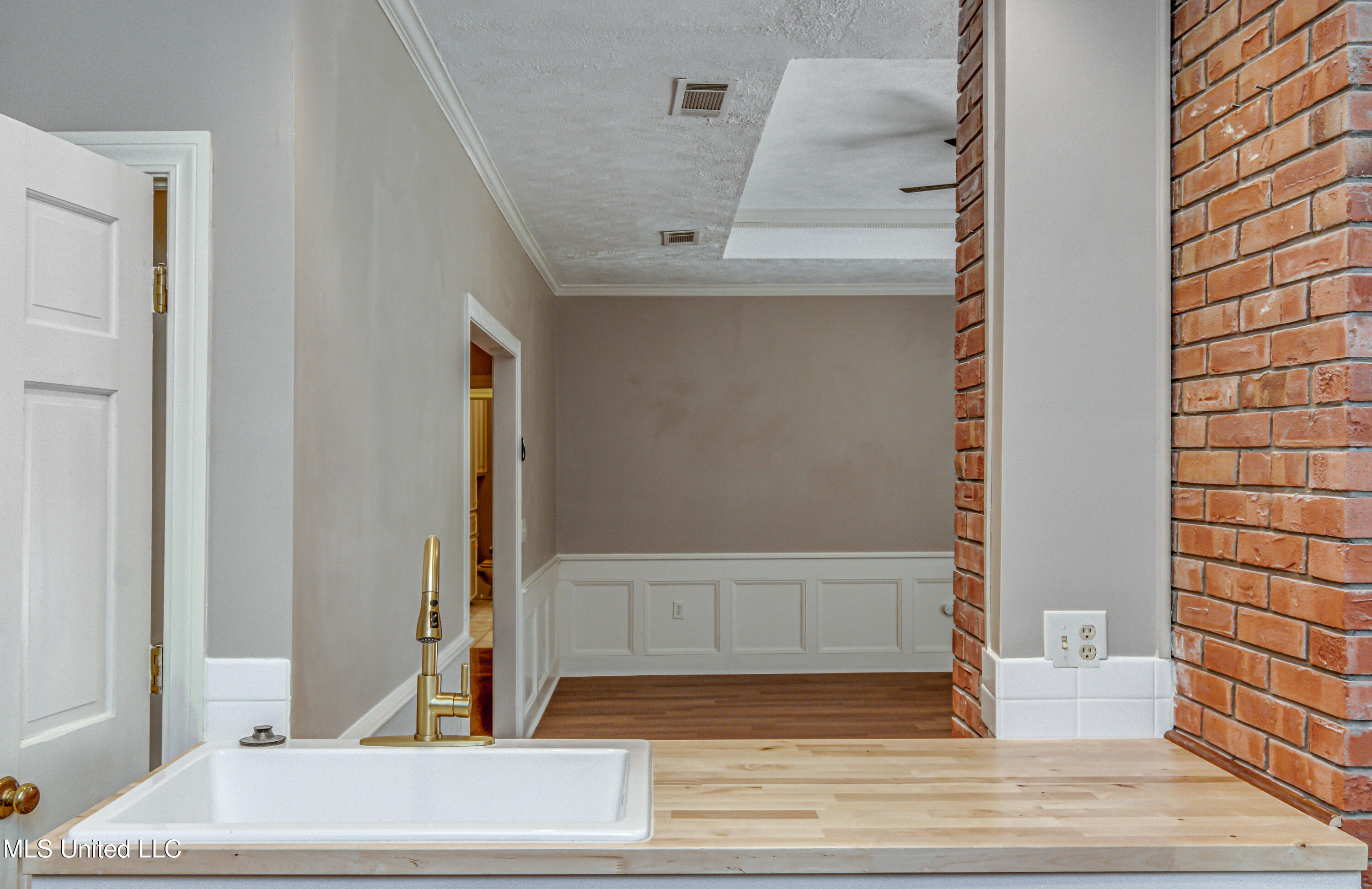 560 Dixton Drive Brandon, MS 39047 - Photo 16 of 58 560 Dixton Dr-35