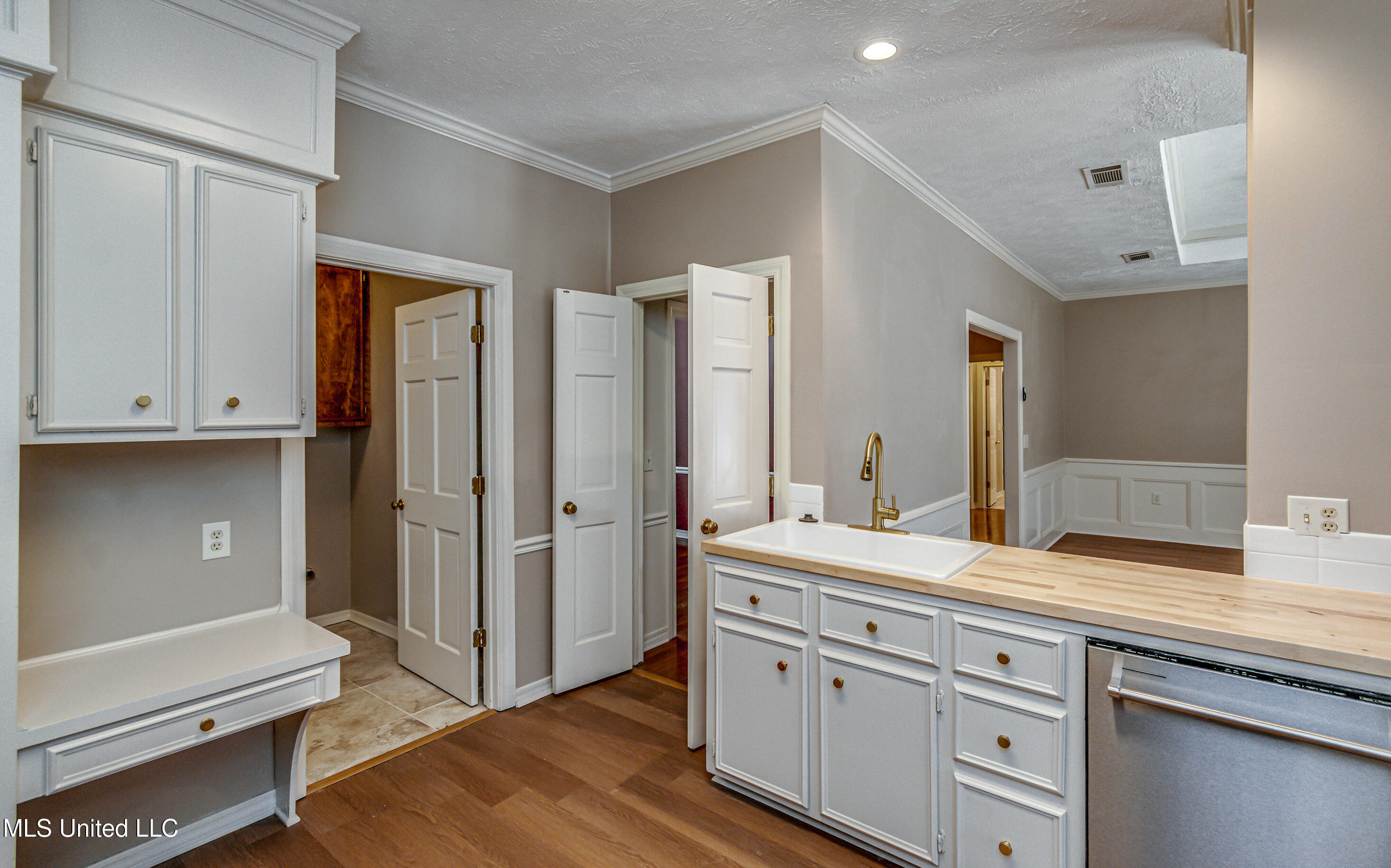 560 Dixton Drive Brandon, MS 39047 - Photo 19 of 58 560 Dixton Dr-38