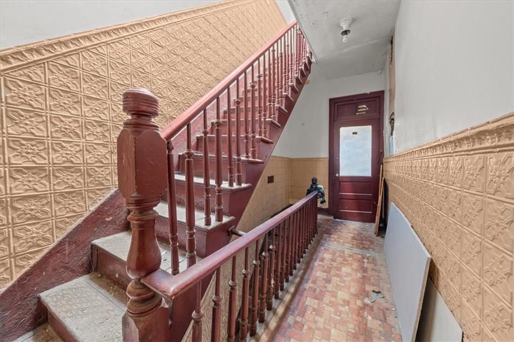 245 Bond Street Brooklyn, NY 11217 - Photo 7 of 11 a view of entryway