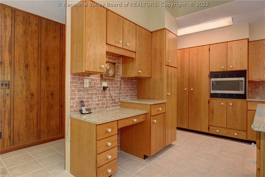 1558 Nottingham Road Charleston, WV 25314 - Photo 11 of 30 Gallery Image 11