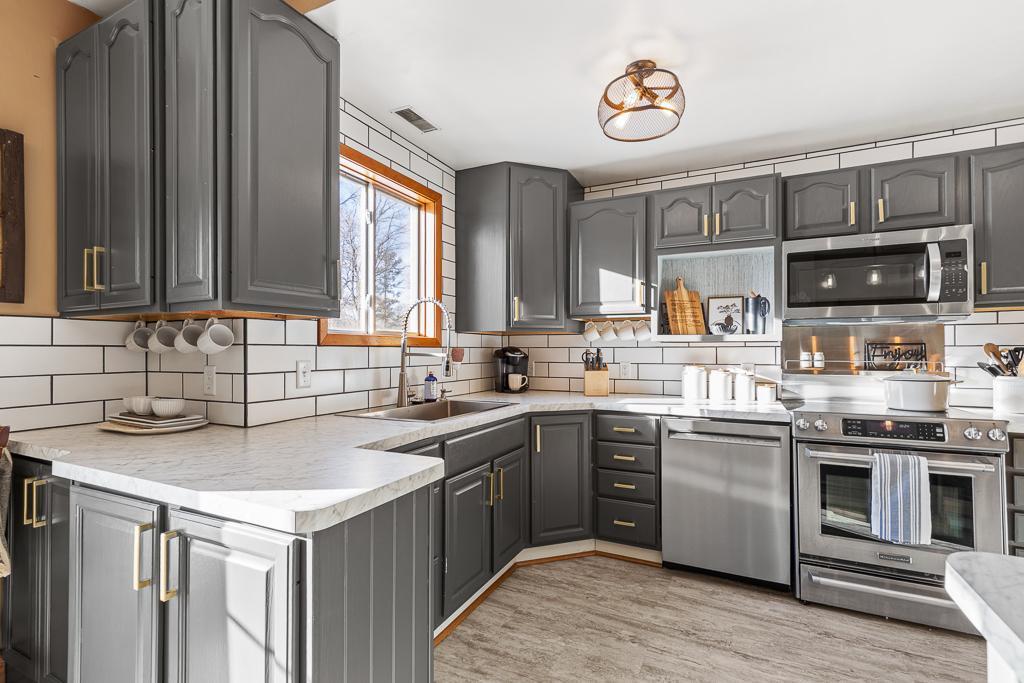 213 North Harold Street Ivanhoe, MN 56142 - Photo 11 of 47