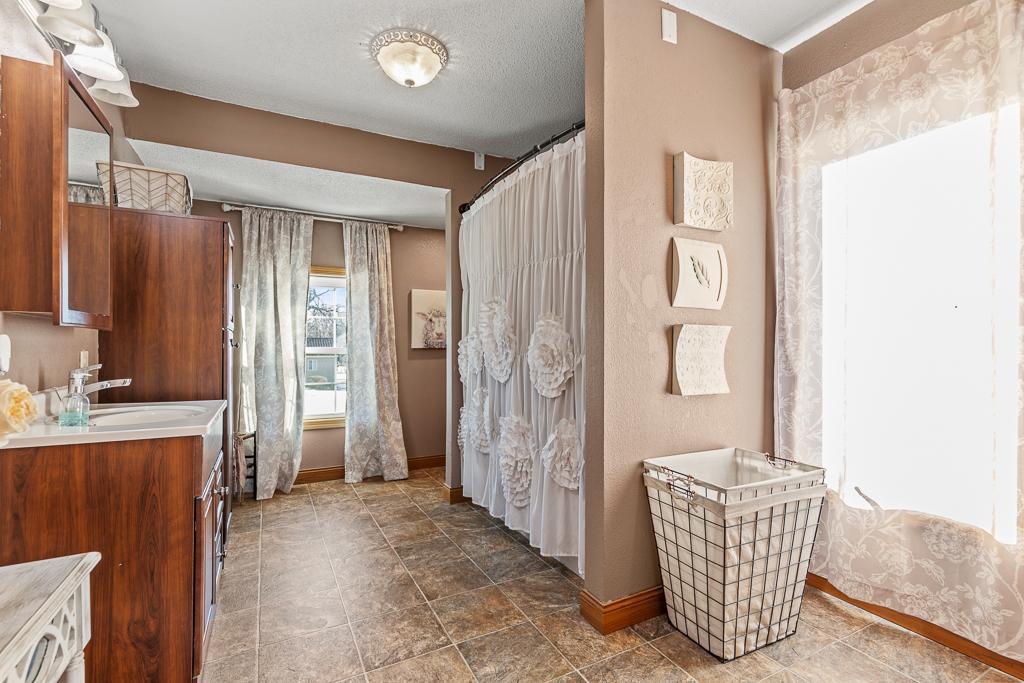 213 North Harold Street Ivanhoe, MN 56142 - Photo 38 of 47