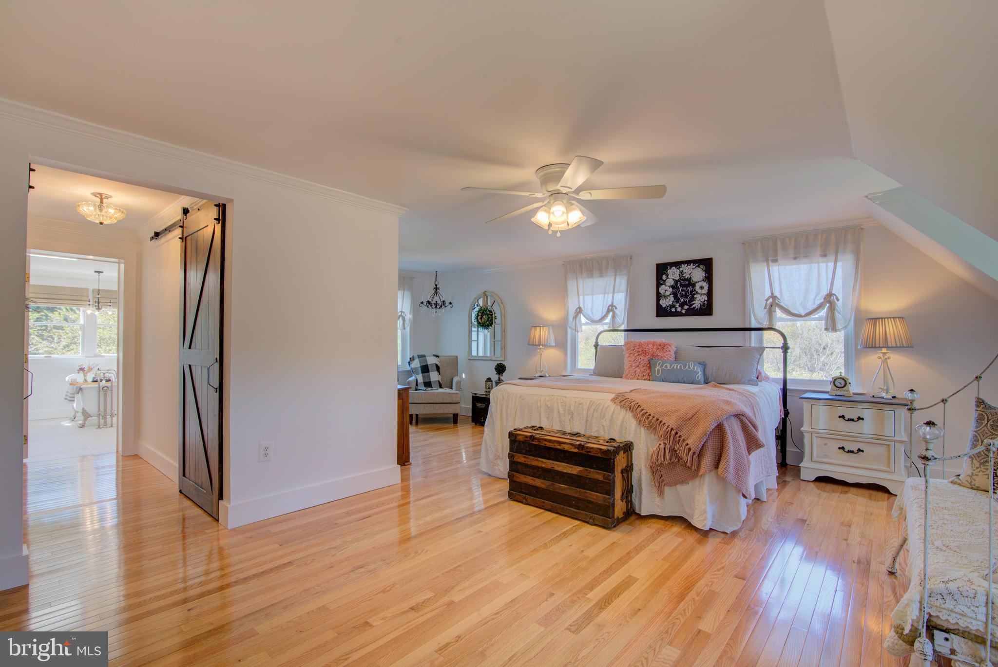 19411 Shelburne Glebe Road Leesburg, VA 20175 - Photo 22 of 58 Primary suite