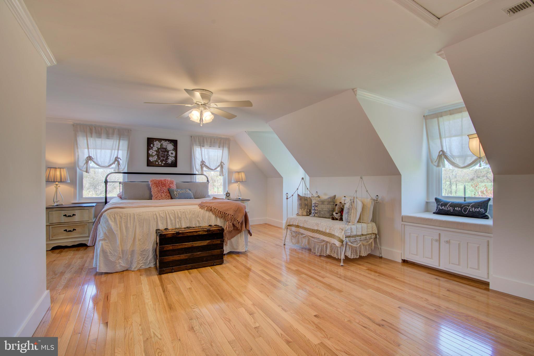 19411 Shelburne Glebe Road Leesburg, VA 20175 - Photo 23 of 58 Hardwood floors