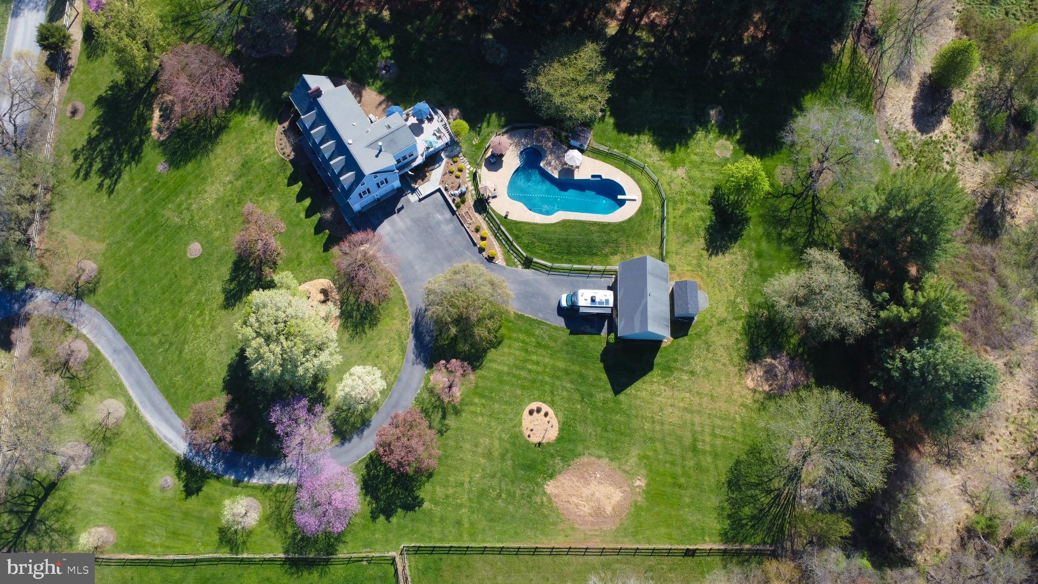 19411 Shelburne Glebe Road Leesburg, VA 20175 - Photo 4 of 58 3 acre lot with mature landscaping