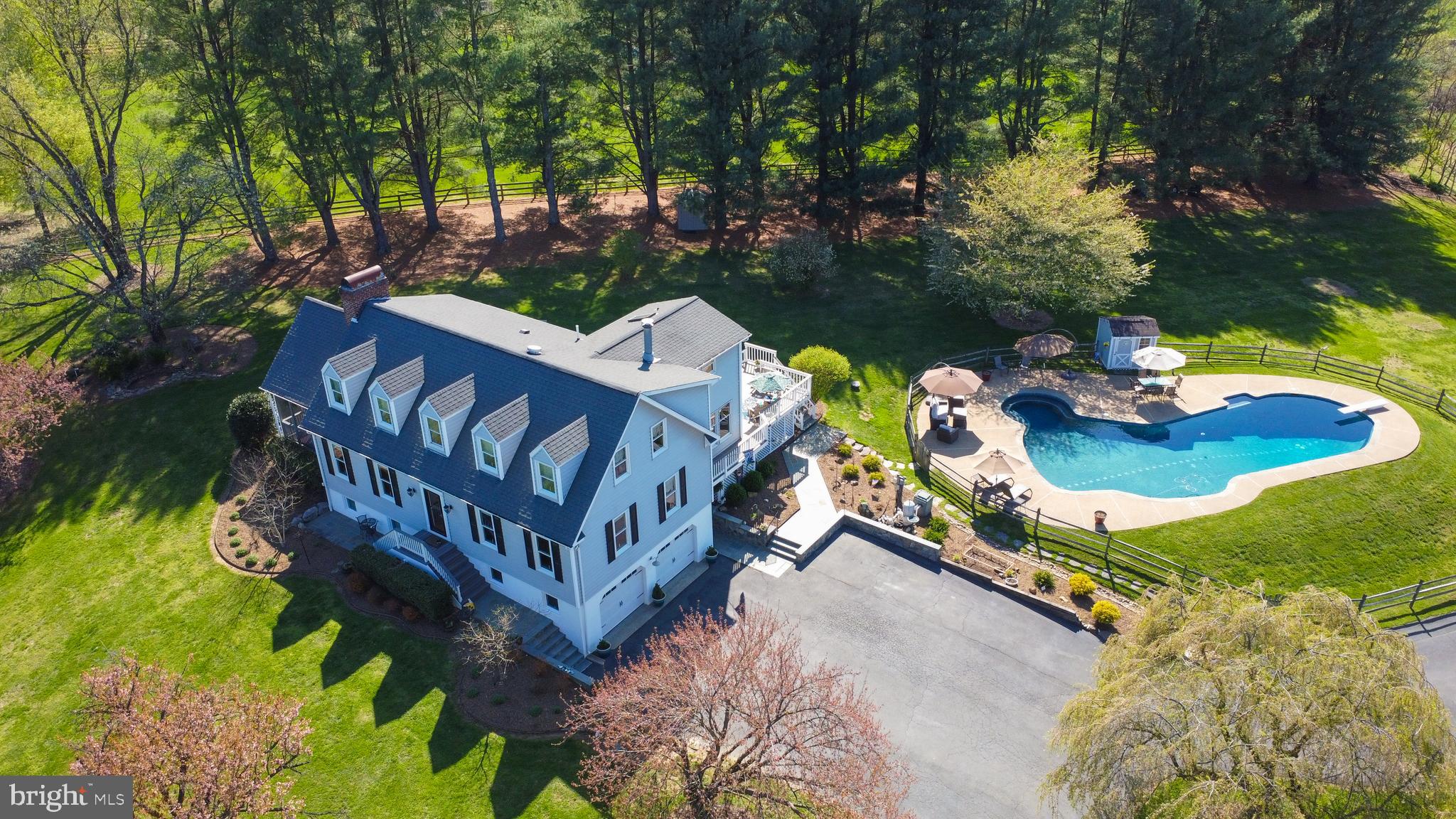 19411 Shelburne Glebe Road Leesburg, VA 20175 - Photo 48 of 58 2-car attached garage