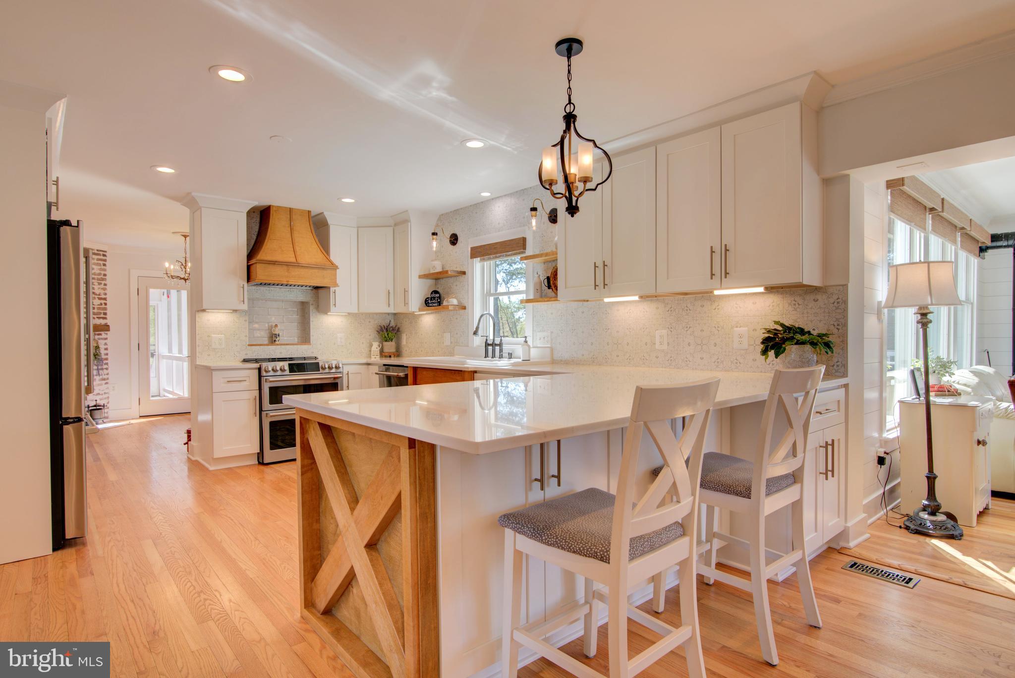 19411 Shelburne Glebe Road Leesburg, VA 20175 - Photo 9 of 58 Fully renovated kitchen
