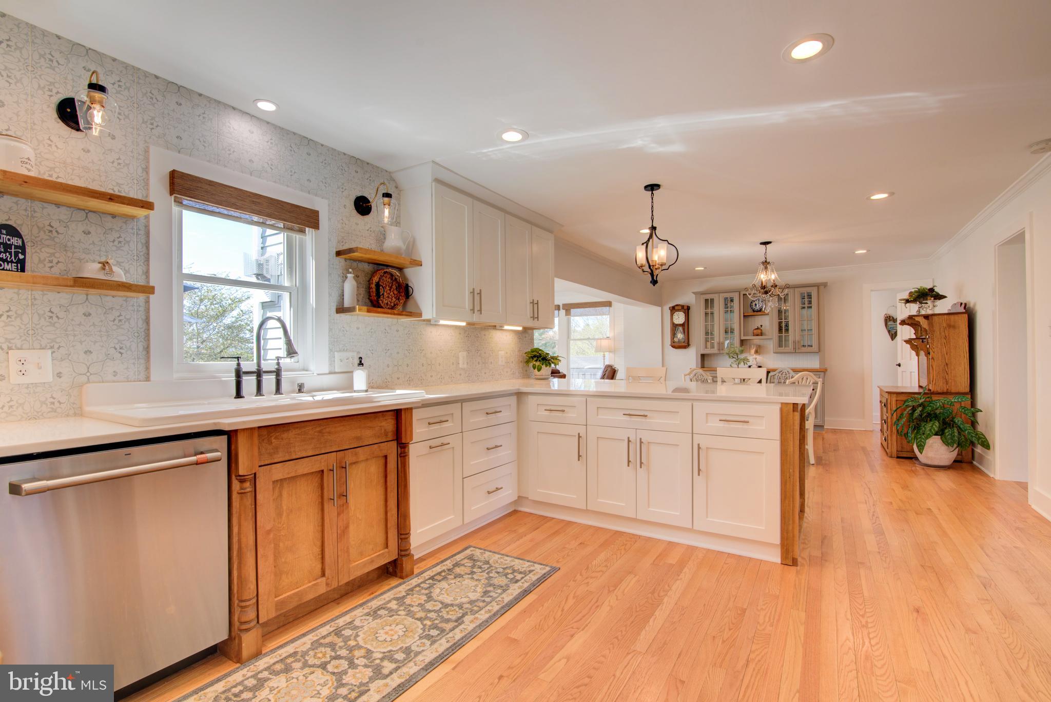 19411 Shelburne Glebe Road Leesburg, VA 20175 - Photo 10 of 58 Quartz countertops & bar seating