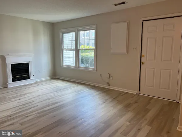 $2,475 | 6015 Netherton Street, Centreville, VA 20120