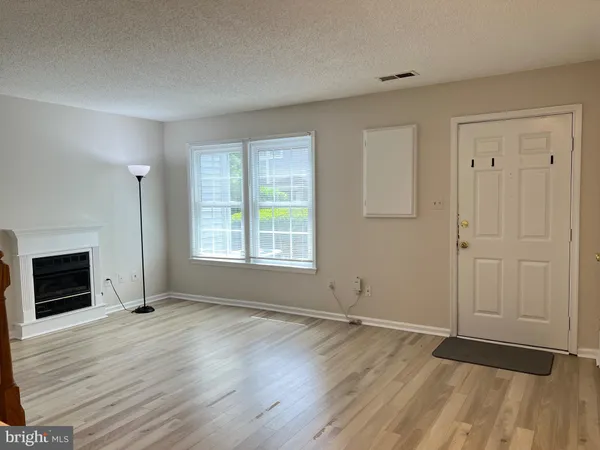 $2,475 | 6015 Netherton Street, Centreville, VA 20120