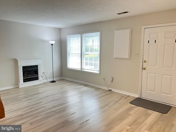 $2,475 | 6015 Netherton Street, Centreville, VA 20120