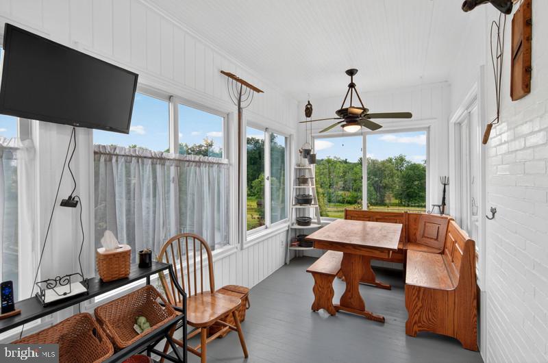 4331 Black Rock Road Upperco, MD 21155 - Photo 27 of 68 SUNROOM /EXTRA DINING AREA