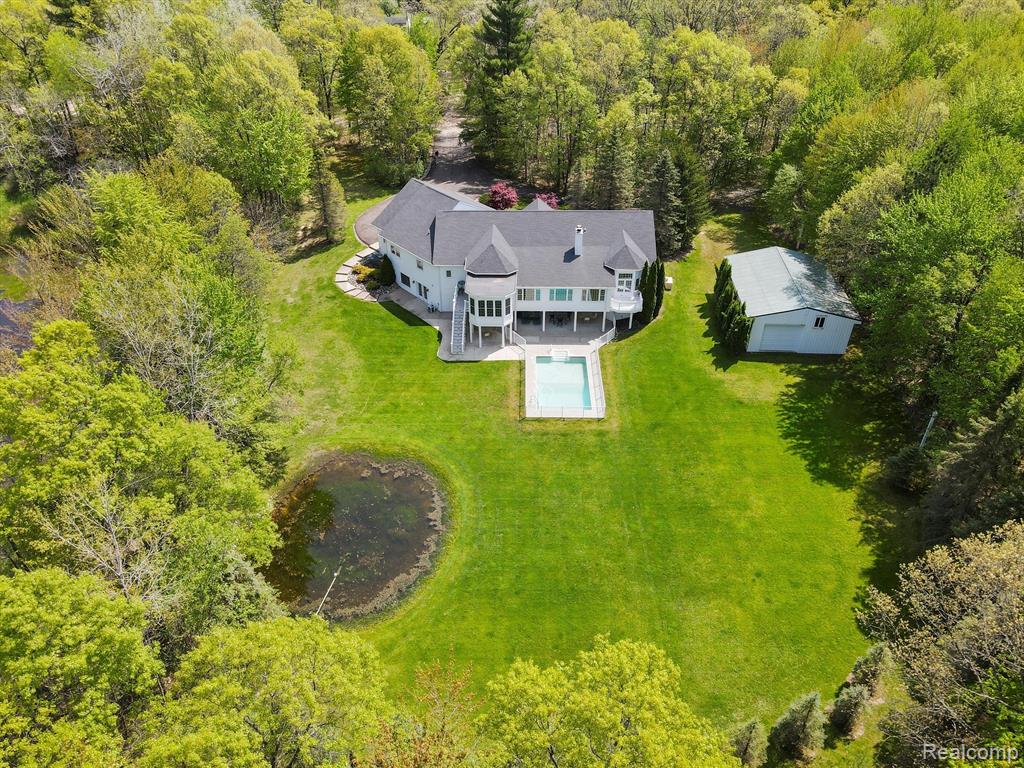 10333 Gibbs Road Clarkston, MI 48348 - Photo 14 of 87