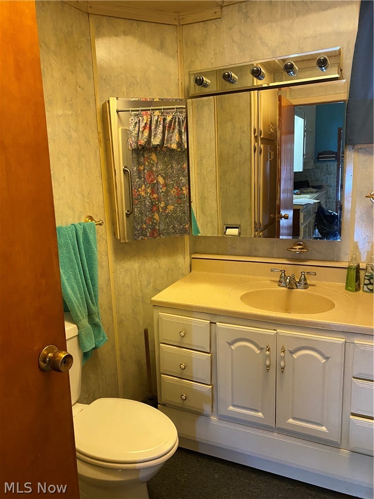 7913 Jones Road Cleveland, OH 44105 - Photo 7 of 11 Gallery Image 7