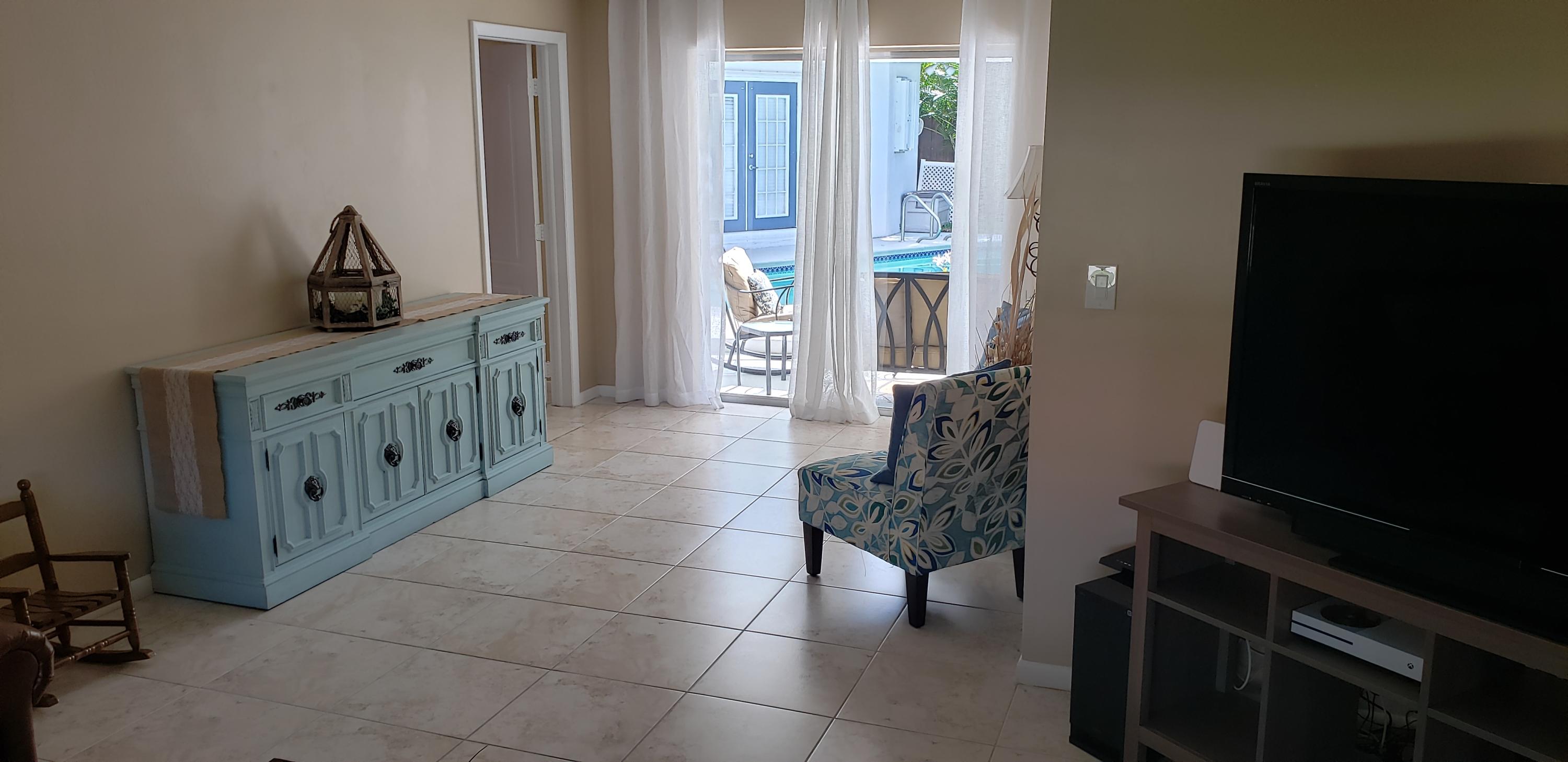 585 Northwest 15th Court Boca Raton, FL 33486 - Photo 4 of 30 20190809_170048
