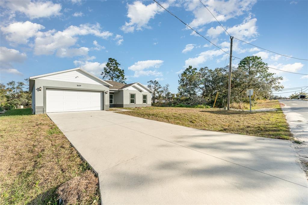 1609 Pickerel Court Kissimmee, FL 34759 - Photo 5 of 32