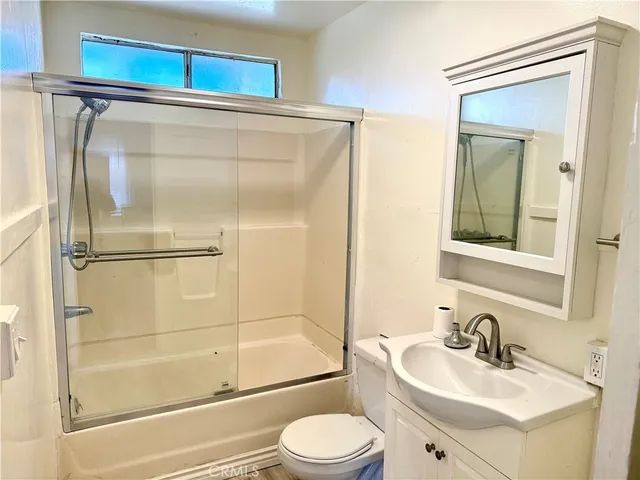 $1,500 | 2431 Michigan Avenue, Los Angeles, CA 90033