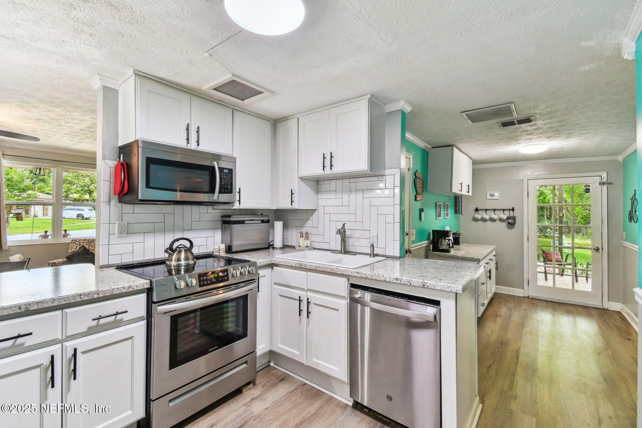 8691 Moss Haven Road Jacksonville, FL 32221 - Photo 11 of 58 Kitchen